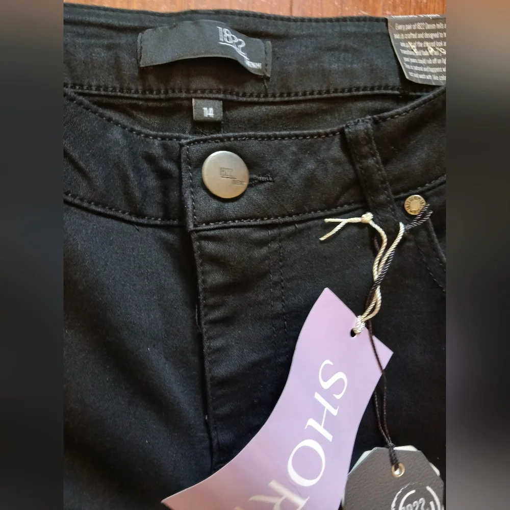 Women's Black Jeans - Picture 13 of 14